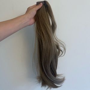 INH Lola Ponytail Extension - Ash Blonde